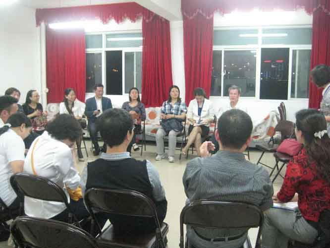 1731629477362605.jpg 27日晚爸妈家人座谈会.JPG
