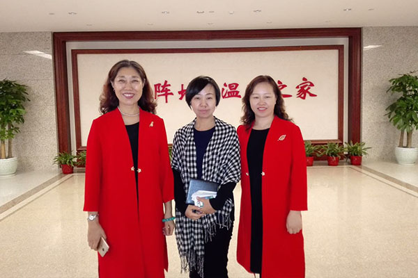 相片6-3左吕明臻中马处长,右吴巍.jpg 相片6-3左吕明臻中马处长,右吴巍.jpg